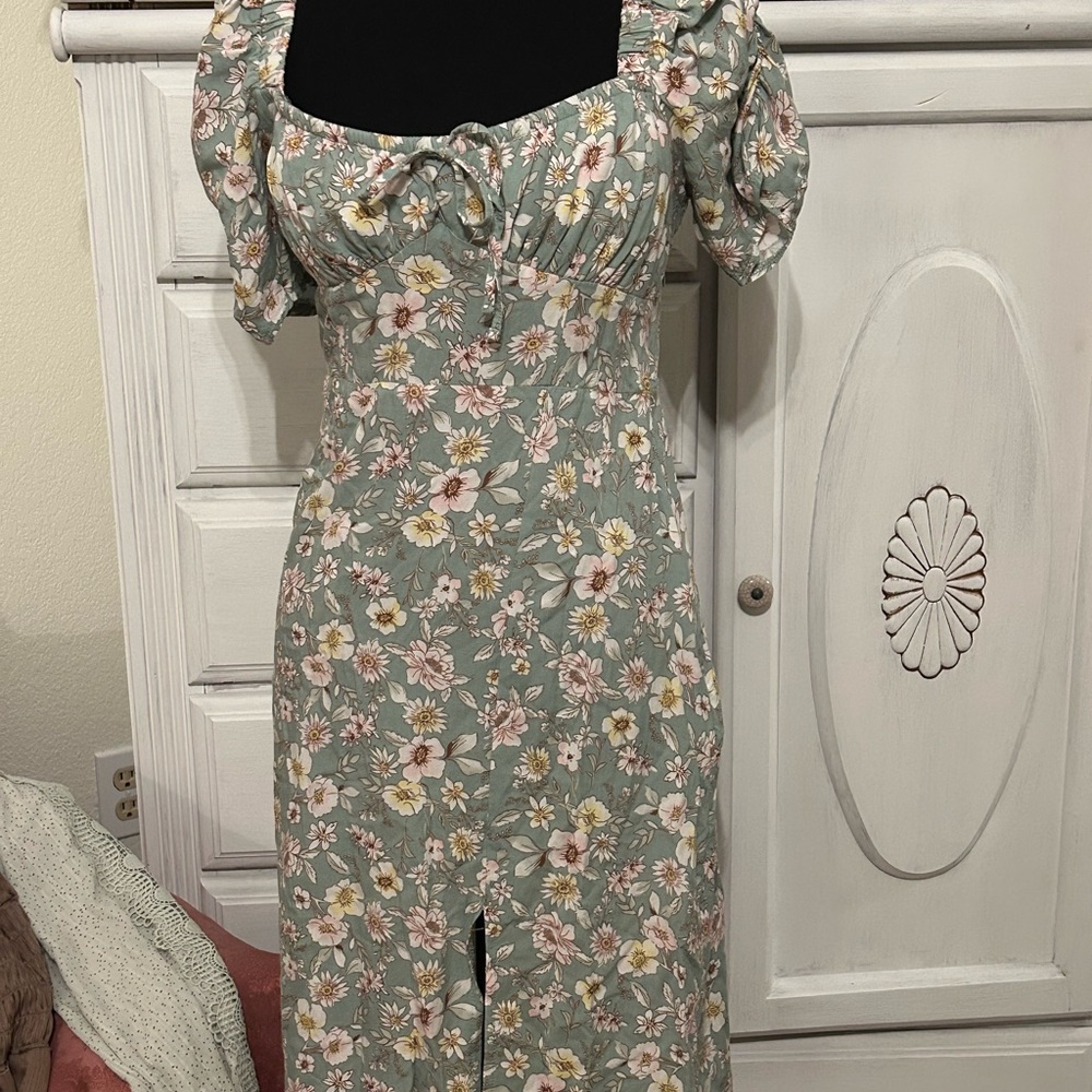 Almost Famous Green Floral Midi Dress